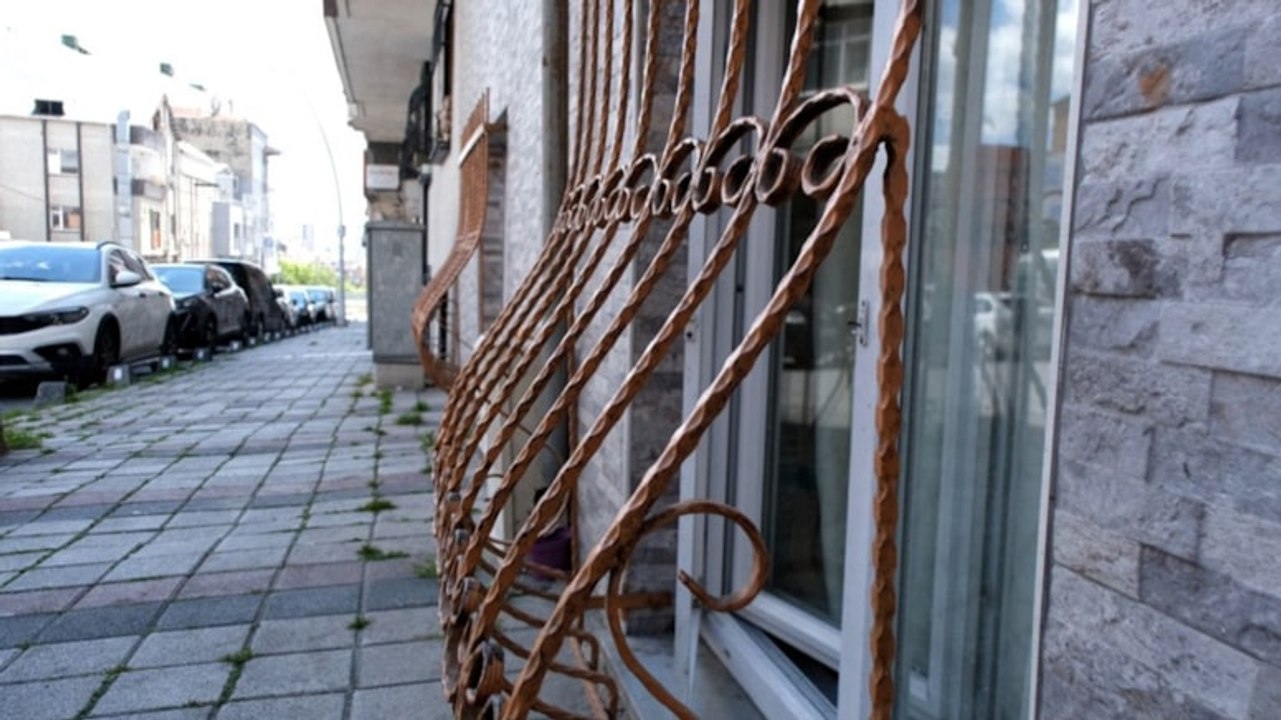 Vefat eden eşinden kalan kediyi çaldılar