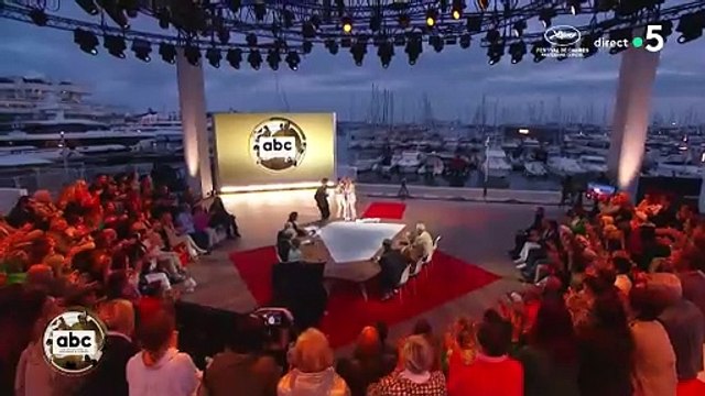 Anne-Sophie Lapix règle ses comptes dans C à vous