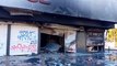 Nouvelle-Calédonie: carcasses de voitures, routes incendiées, magasins pillés... les images des dégâts à Nouméa