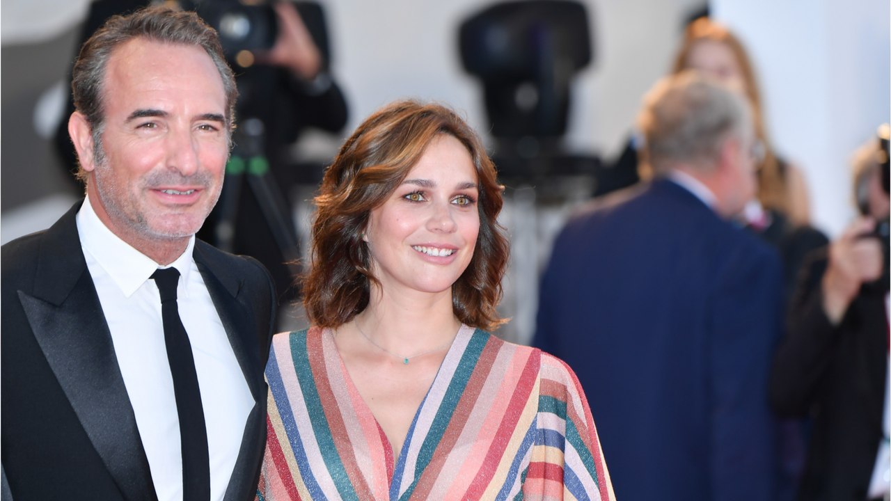 GALA VIDEO - Nathalie Péchalat, “une coach” avec ses filles : ses rares confidences sur son rôle de mère