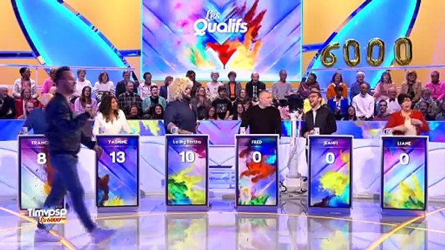 Tout le monde veut prendre sa place : Liane Foly fait la majorette avec Jarry