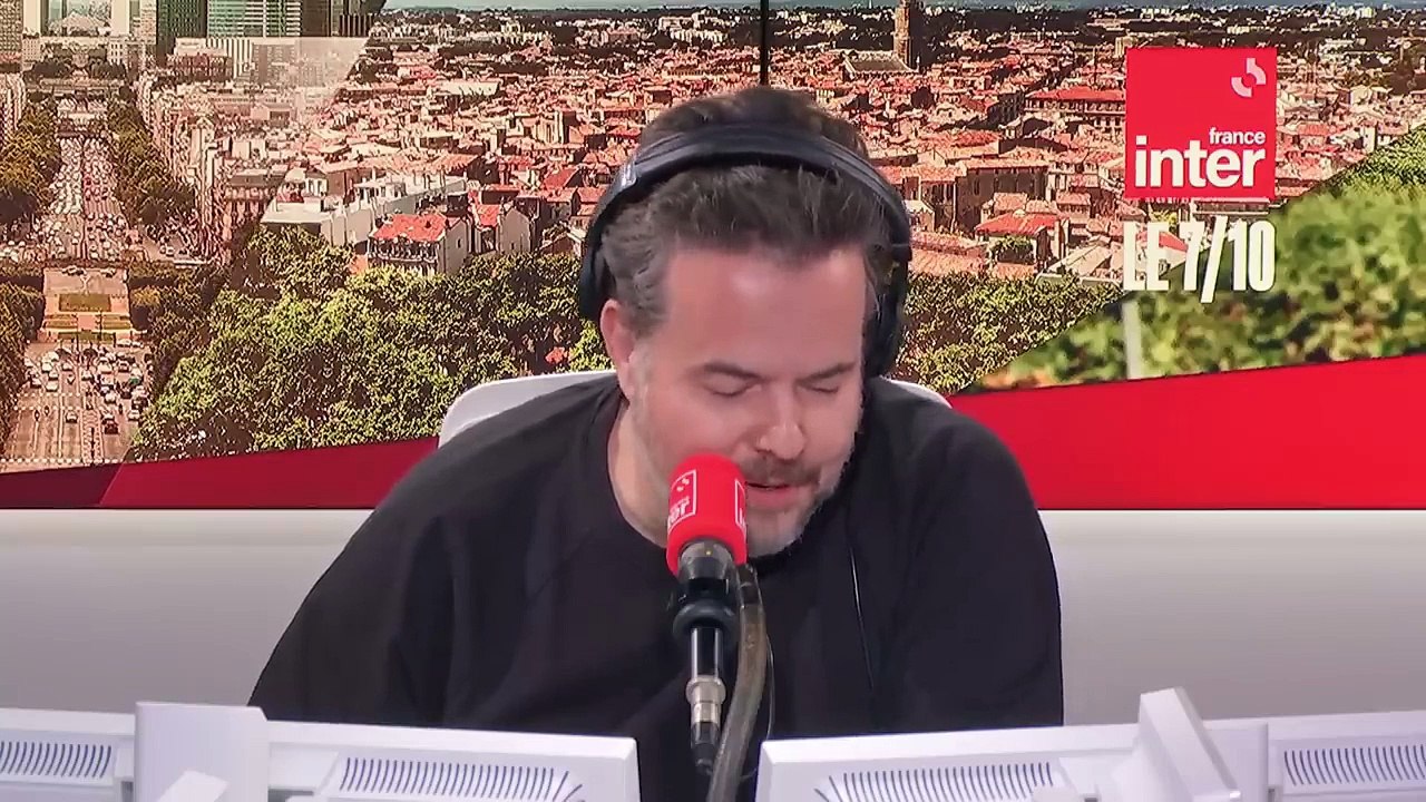 "Elle avait ouvert son corsage devant moi !" : Bruno Retailleau plaisante sur sa fausse romance avec Charline Vanhoenacker
