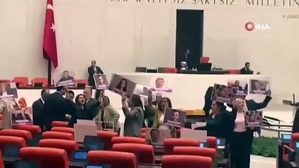 TBMM'de terör sevicilerden Selahattin Demirtaş protestosu!