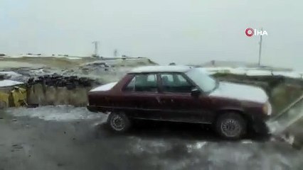 Ağrıda mayıs ayında kar yağışı köyü kışa döndürdü