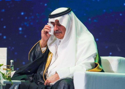 فيديو الأمير سلطان وفرحة تخرج .. لحظات لم يتمالك فيها أمير تبوك دموعه
