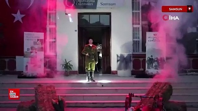 Milli Mücadele'nin kadın kahramanlarının giydiği kıyafetler defilede sahnelendi