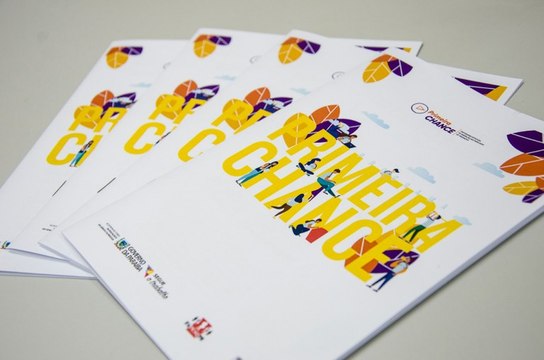 Governador anuncia universalização do programa “Primeira Chance” com bolsa para todos os estudantes