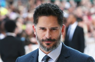 ジョー・マンガニエロ、ファンから自作の露骨なコミックを贈られ唖然