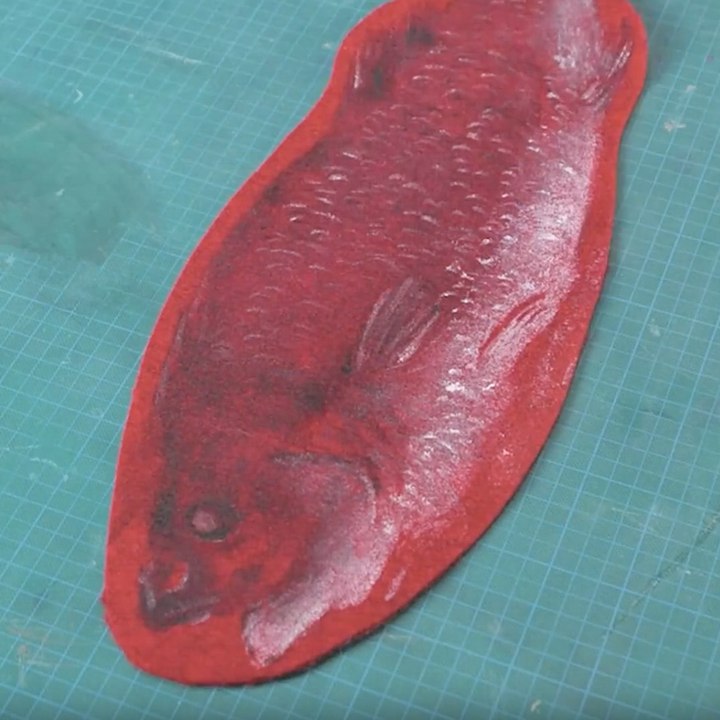 Fin-tastic fish bag that catches the attention