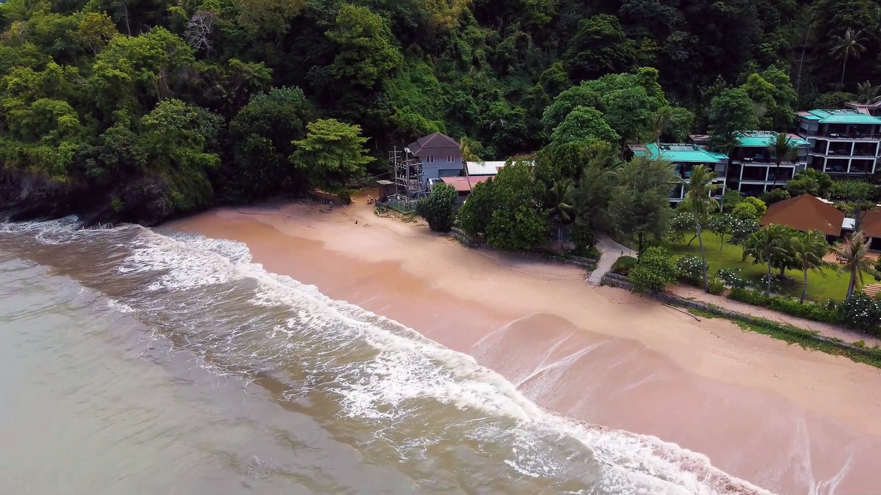 Epic Drone Footage: Stunning Aerial Views of Nature, Cities, and Landmarks