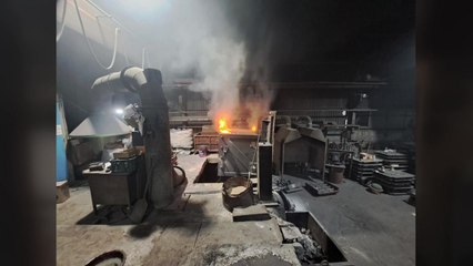 경북 고령 금속 주조 공장 불..."용광로 코일 과열 추정" / YTN