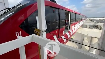 Movilizan vagones de monorriel de Santiago