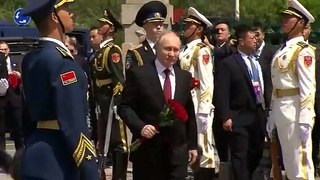 بوتين يزور نصب الشهداء السوفيات خلال زيارته للصين