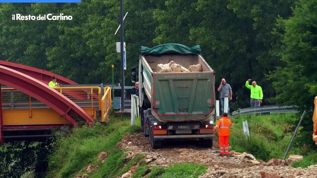 Maltempo Padova, il Muson dei Sassi rompe gli argini