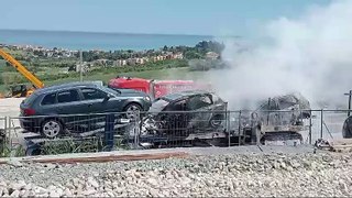Ancona, spaventoso incendio sulla Variante: traffico in tilt