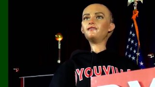 Humanoid AI robot delivers bizarre university graduation speech