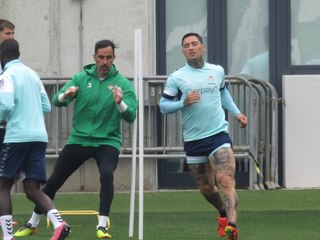 Chimy Ávila, junto a sus compañeros