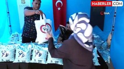 Balıkesir Büyükşehir, can dostlarının yanında Büyükşehir, patili dostlar için mama dağıtıyor