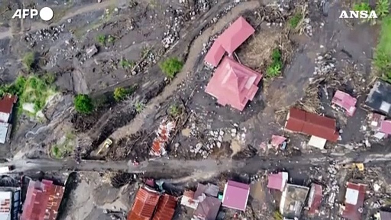 Indonesia, il bilancio delle inondazioni sale ad almeno 67 morti