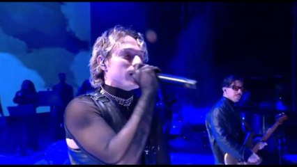 Irama all'Arena di Verona canta in anteprima Galassie