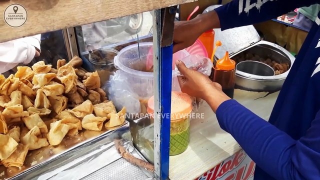 CHEWY AND DELICIOUS CILOK MEATBALL ADD WONTON CRACKERS INDONESIAN STREET FOOD