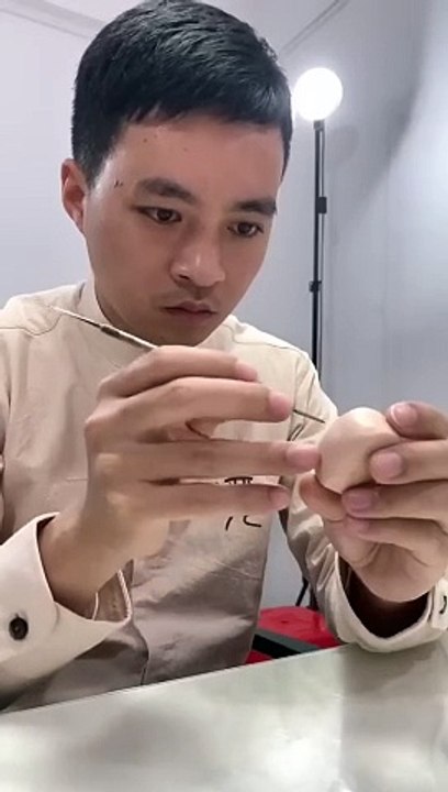 Mr. Bean Clay Sculpture ：Capturing the Charm of Mr. Bean