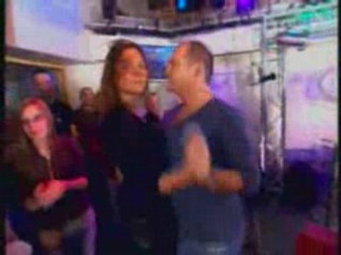 Louisy joseph - Cauetivi (Assis par terre)