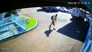 Vídeo: Mesmo com prótese na perna, ladrão furta bicicleta e pedala até ser detido