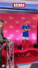 LA INCREÍBLE REACCIÓN DE KYLIAN MBAPPÉ AL VER SU FIGURA DE CERA