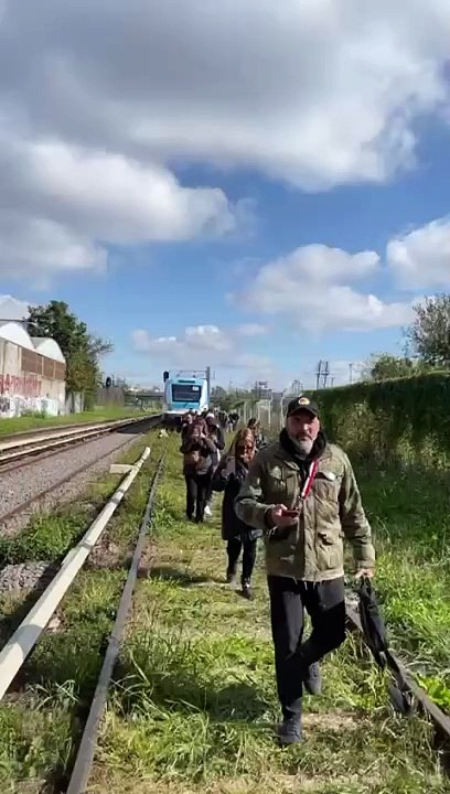Así descendieron los pasajeros del Sarmiento