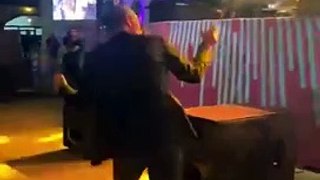 Erdal Beşikçioğlu, Melek Mosso ile dans etti