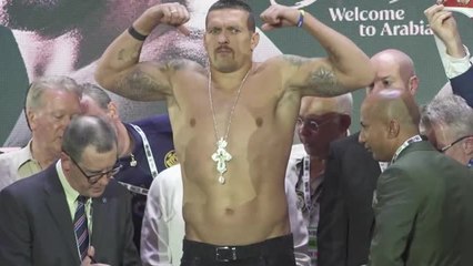 Boxe - La pesée entre Tyson Fury et Alexandre Usyk dégénère