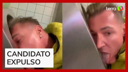 Político alemão lambe vasos sanitários e é expulso do partido