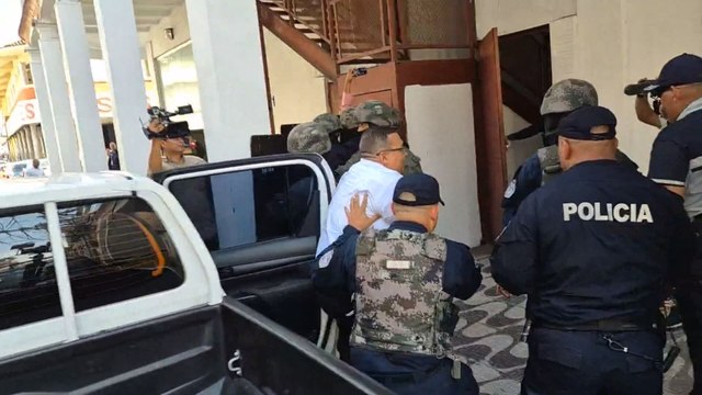 Imputan cargos por peculado a Alex Lee