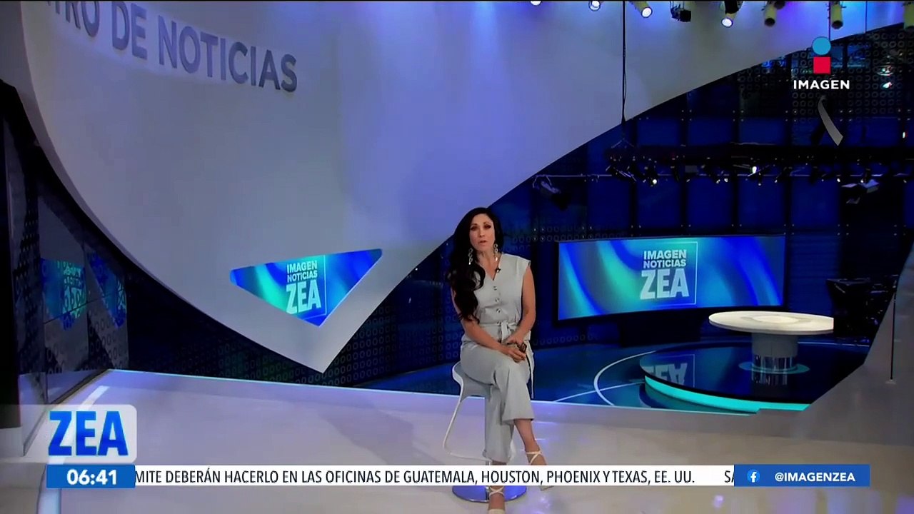 Egresados de la Facultad de Medicina Veterinaria de la UNAM incluyeron a sus mascotas en la foto de graduación