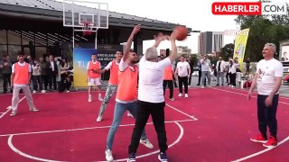 Osmangazi Belediyesi Başkanları Gençlerle Basketbol Maçı Yaptı