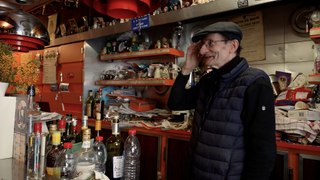 « 1,40 euro le verre de vin » : avec ses prix bas, le bar le moins cher de Paris se met dans le rouge