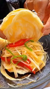 Chinese burger Stir-fried Shredded Potatoes with Chili Peppers