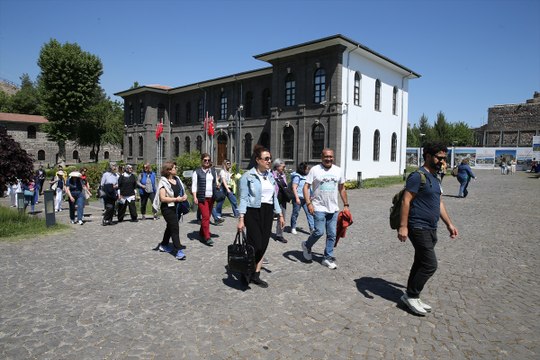 Diyarbakır İçkale Müze Kompleksi ziyaretçi akınına uğradı: 2024 te rekor artış!