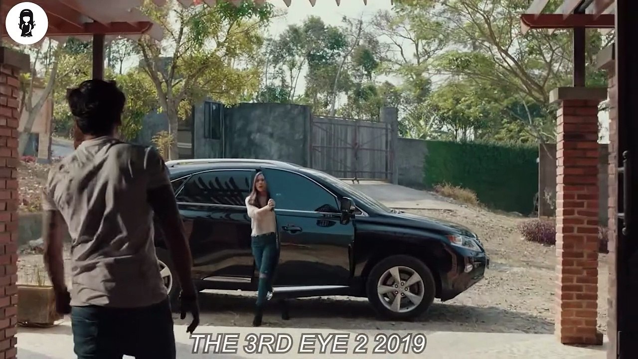 After 10 Years, Girl Just Realizes Someone Else Lives With Her