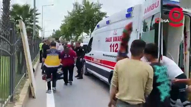 Yunus polislerinin motosikleti devrildi: 2 yaralı