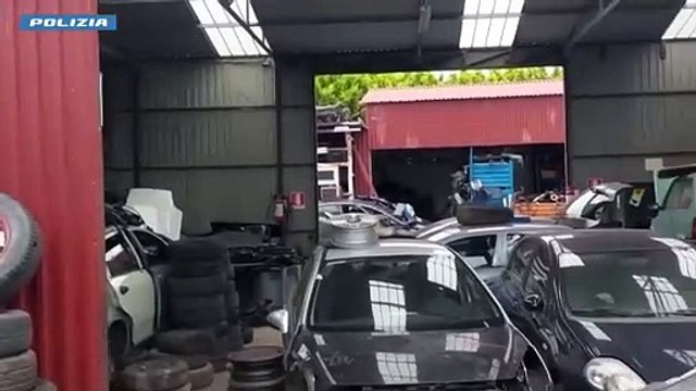 Le montagne di rifiuti scoperte dalla polizia, smaltimento illecito: un sequestro e 130 mila euro di multa