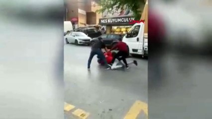 Yol verme kavgasında motokurye bıçaklandı