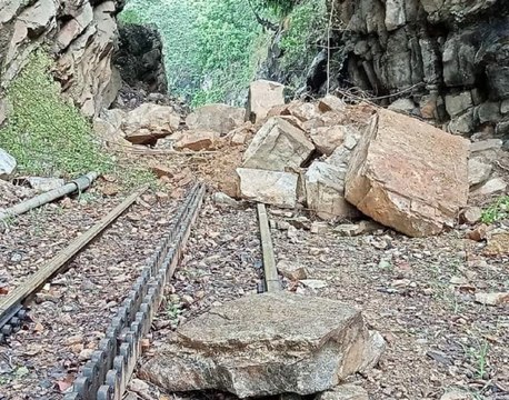 भारी बारिश से भूस्खलन, एनएमआर ट्रेन सेवा प्रभावित