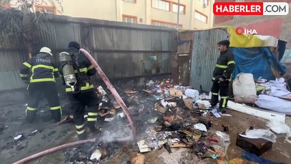 Aksaray'da atık kağıt deposundaki yangın korkuttu