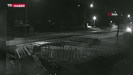 Kontrolden çıkarak devrilen midibüsün sürücüsü hayatını kaybetti