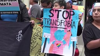 Peru: protestos contra lei que classifica transexualidade como doença