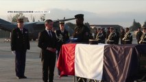 Gendarmes tués en Nouvelle-Calédonie : Gérald Darmanin et Marie Guévenoux déposent une médaille sur les cercueils à Istres