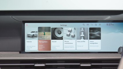 2025 Genesis GV80 Technology - dynamic luxury