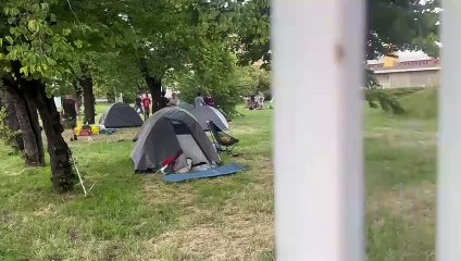 Video herunterladen: Ex Gkn, dopo il corteo a Firenze gli operai si accampano per protesta nel palazzo della Regione a Novoli